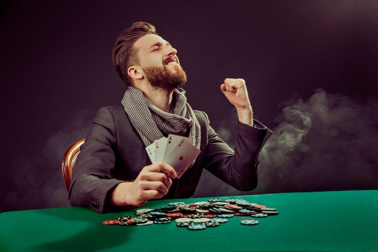 midashoki BandarQ table interface with live dealer and player positions